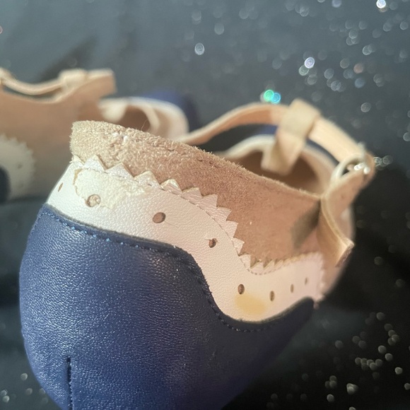 Elegant Women's T-Strap Shoes - Blue and Cream - Picture 4 of 4